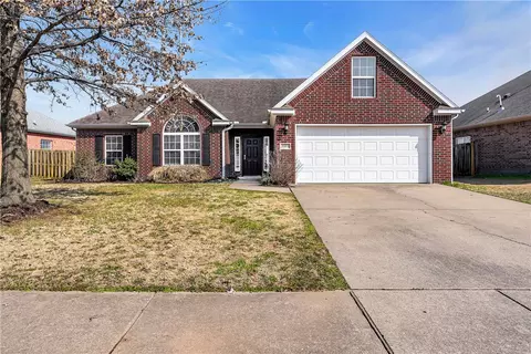 6301 S 36th St, Rogers, AR 72758