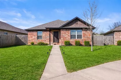 702 SW Willowpoint Rd, Bentonville, AR 72712