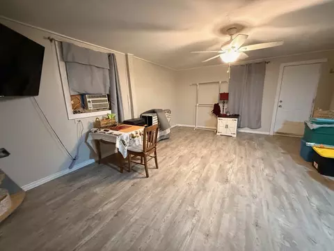 Living - 6814 Estes Rd, Harrison, AR 72601 photo 2 of 2