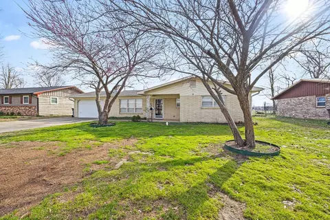 1405 Dyer St, Springdale, AR 72762