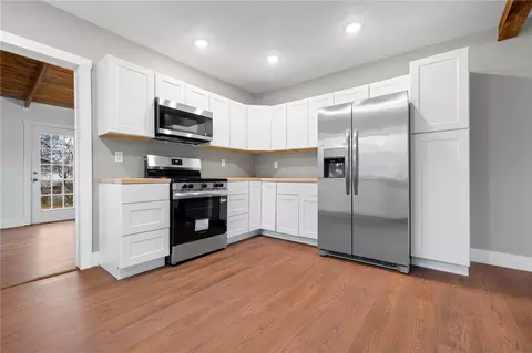 Kitchen - 407 N Maple, Harrison, AR 72601 photo 2 of 2