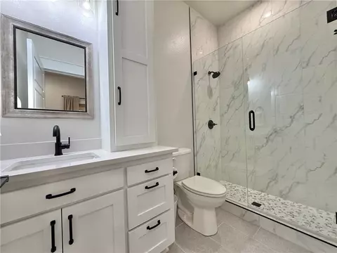 Bath - 4105 Rolling Meadows Dr, Rogers, AR 72756 photo 3 of 7