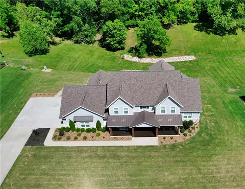 Exterior - 4105 Rolling Meadows Dr, Rogers, AR 72756 photo 2 of 6