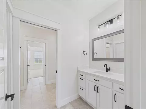 Bath - 4105 Rolling Meadows Dr, Rogers, AR 72756 photo 6 of 7