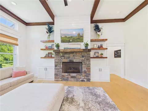Living - 4105 Rolling Meadows Dr, Rogers, AR 72756 photo 3 of 4