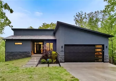 6 Upton Ln, Bella Vista, AR 72714