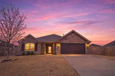 1231 Gardenia St, Centerton, AR 72719