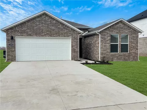 2420 Max Ave, Bentonville, AR 72713