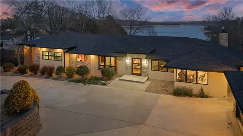 83 Rivercliff Rd, Rogers, AR 72756