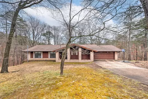 6 Fulwood Ln, Bella Vista, AR 72714