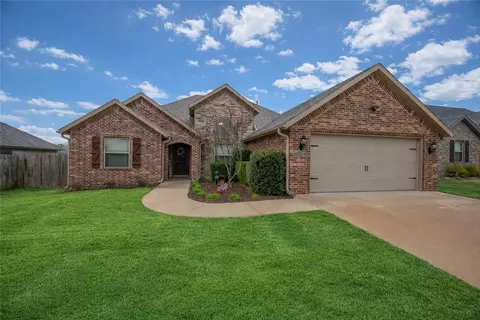 955 Stone St, Cave Springs, AR 72718