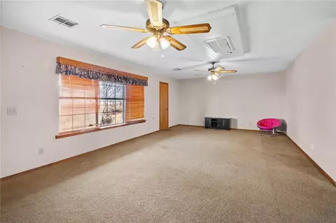 Living - 43242 685 Rd, Jay, OK 74346 photo 2 of 3