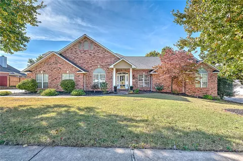 1710 S 42nd St, Rogers, AR 72758
