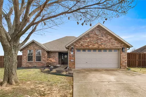 1361 Arkansas Ln, Prairie Grove, AR 72753