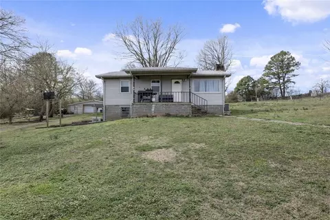 19227 E Black Oak Rd, Fayetteville, AR 72701