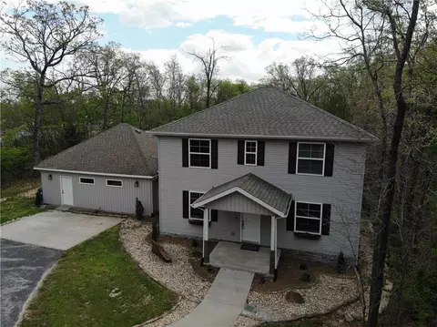 109 SE 11th Ave, Gravette, AR 72736