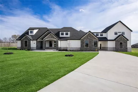 1905 Strong Ave, Pea Ridge, AR 72751