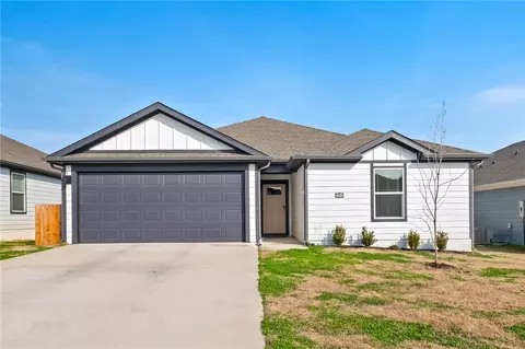 304 NW Bellflower St, Highfill, AR 72734