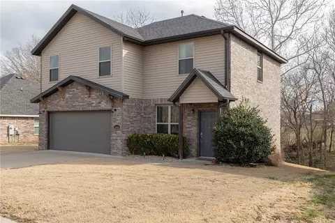 1446 Highbush Ave, Fayetteville, AR 72701