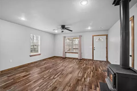 Living - 327 Maple Dr, Winslow, AR 72959 photo 4 of 5
