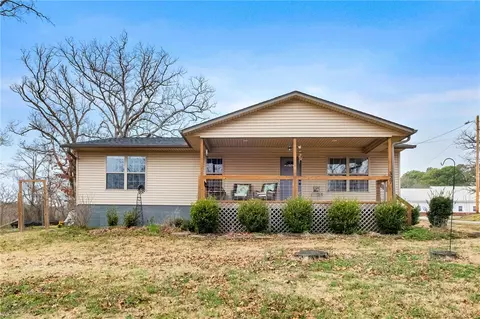 327 Maple Dr, Winslow, AR 72959