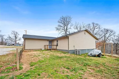 Exterior - 327 Maple Dr, Winslow, AR 72959 photo 4 of 5
