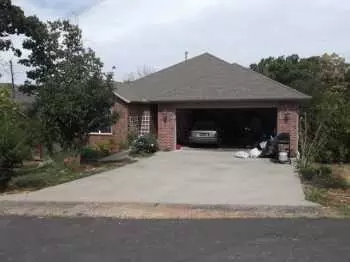 8 Faye Ln, Bella Vista, AR 72714