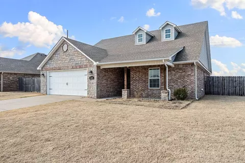 Exterior - 7408 Devonshire Ave, Springdale, AR 72762 photo 2 of 5