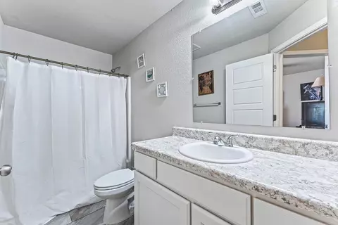 Bath - 7408 Devonshire Ave, Springdale, AR 72762 photo 1 of 2