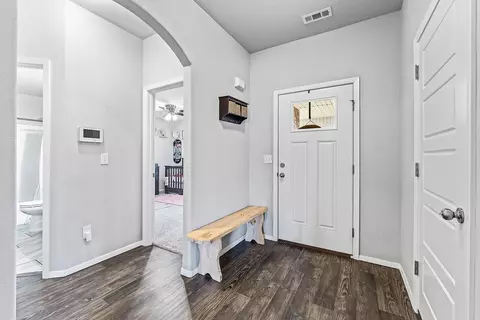 Entry Way - 7408 Devonshire Ave, Springdale, AR 72762 photo 1 of 2