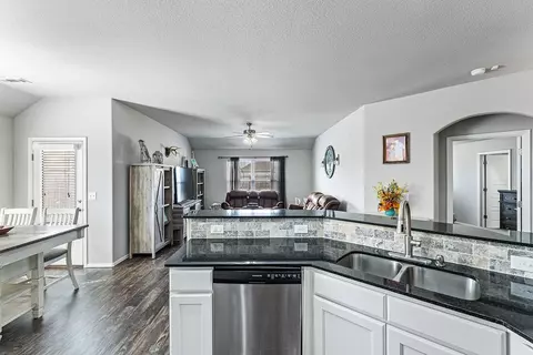Kitchen - 7408 Devonshire Ave, Springdale, AR 72762 photo 4 of 4