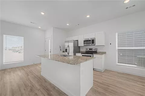 651 St Charles Pl, Bentonville, AR 72713