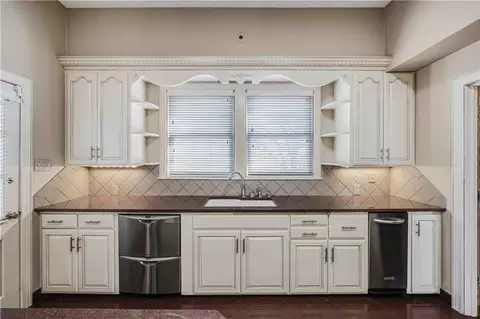Kitchen - 8 Free Ferry Hts, Fort Smith, AR 72903 photo 2 of 5