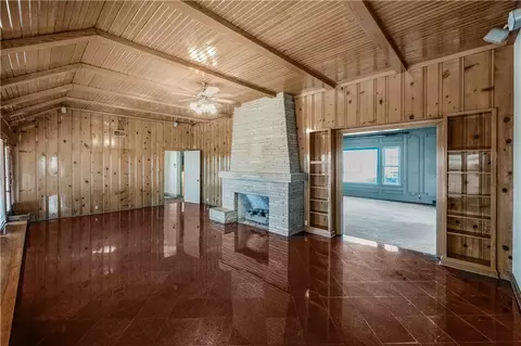 Living - 8 Free Ferry Hts, Fort Smith, AR 72903 photo 4 of 5