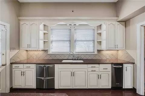 Kitchen - 8 Free Ferry Hts, Fort Smith, AR 72903 photo 2 of 5