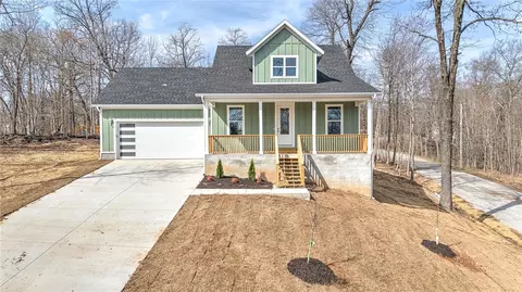 2 Foshee Ln, Bella Vista, AR 72715