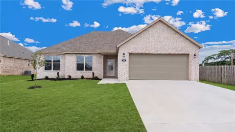 308 White Oak St, Gentry, AR 72734
