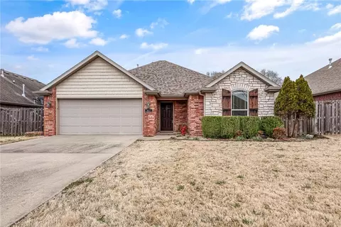 3037 N Azure Ave, Fayetteville, AR 72704