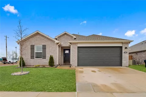 900 W Cottonwood St, Rogers, AR 72758
