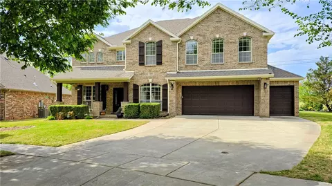 1661 S Coopers Cove St, Fayetteville, AR 72701