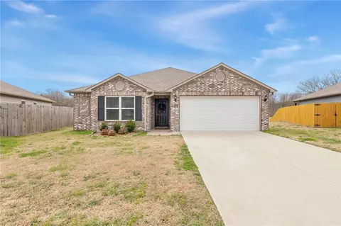 1127 E Sparrow Cir, Fayetteville, AR 72701