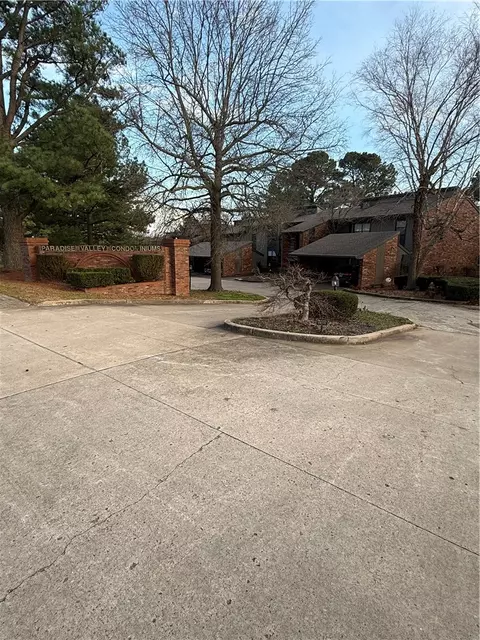 2723 Joyce Blvd, Fayetteville, AR 72703