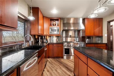 Kitchen - 1808 Queensbury Way, Fort Smith, AR 72908 photo 2 of 3