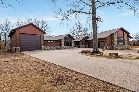 Exterior - 1808 Queensbury Way, Fort Smith, AR 72908 photo 4 of 6