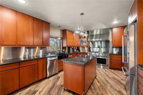 Kitchen - 1808 Queensbury Way, Fort Smith, AR 72908 photo 3 of 3