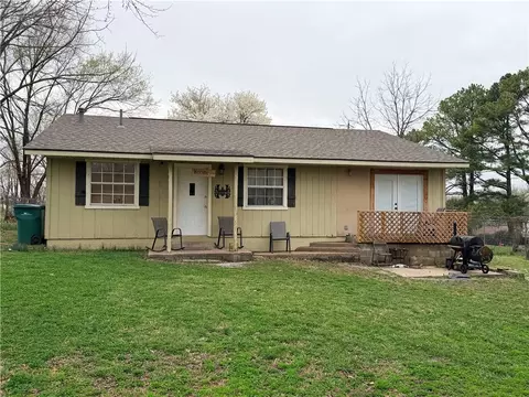 291 7th St, Decatur, AR 72722