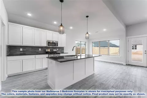 Kitchen - 1041 Glenora Ave, Lowell, AR 72745 photo 1 of 3