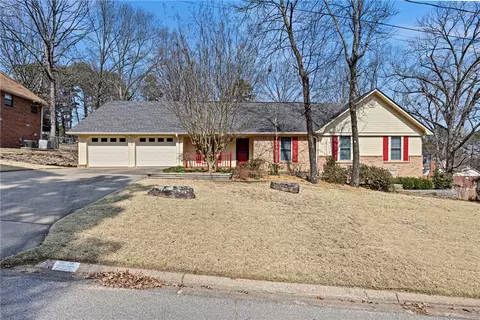 218 Canterbury Cir, Russellville, AR 72802