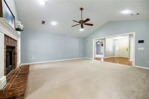 Living - 3472 Grapevine Dr, Springdale, AR 72762 photo 2 of 5