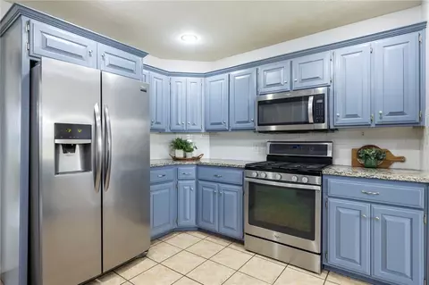 Kitchen - 3472 Grapevine Dr, Springdale, AR 72762 photo 3 of 4